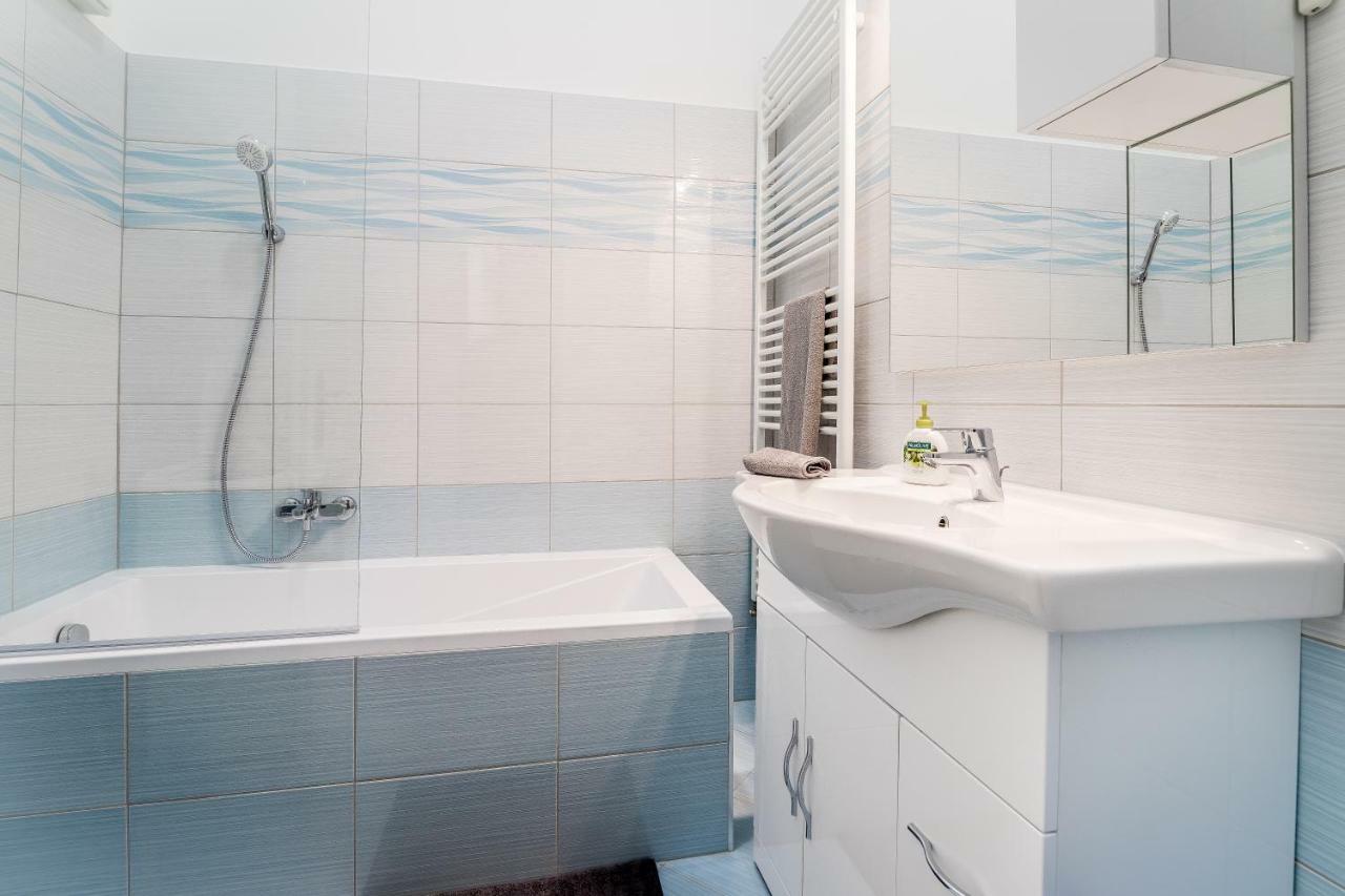 Bpr Turquoise Simplicity Apartment Budapest Esterno foto